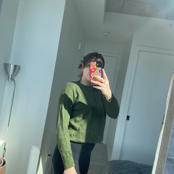 Green Sweater - Picture 2 of 4